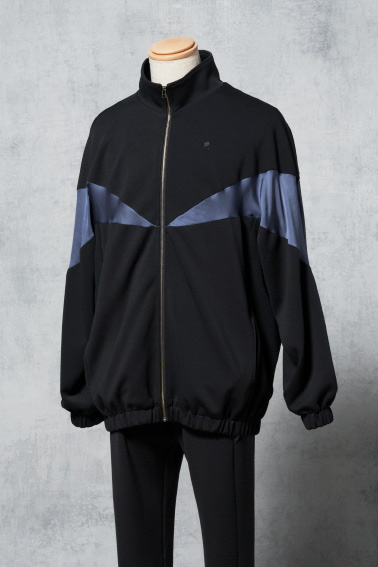 3 ｜ Perfume Closet