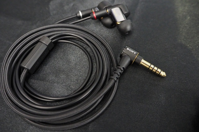 SONY IER-M9 + MUC-M12NB1(4.4mm) 純正ケーブル付き 新品SONY MUC