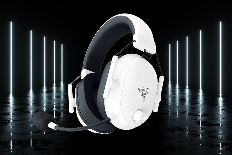 Razer、約280gのワイヤレスゲーミングヘッドセット「Razer BlackShark