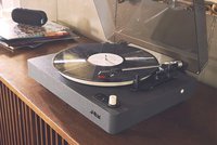 JAM Audio、BluetoothやUSB搭載のレコードプレーヤー「SPUN OUT