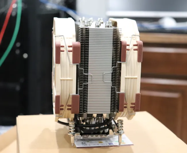 Noctua NH-U14S TR5-SP6 & NH-D9 TR5-SP6 4U Great For Cooling AMD