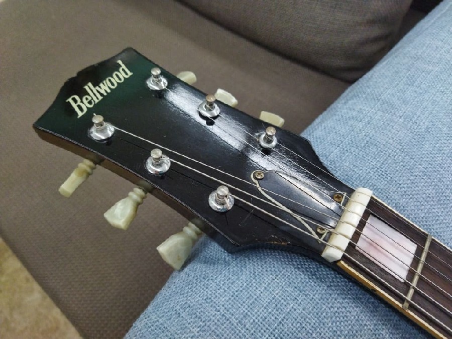 ビザール？ビンテージ？70年代Bellwood SGタイプのエレキギターを買取
