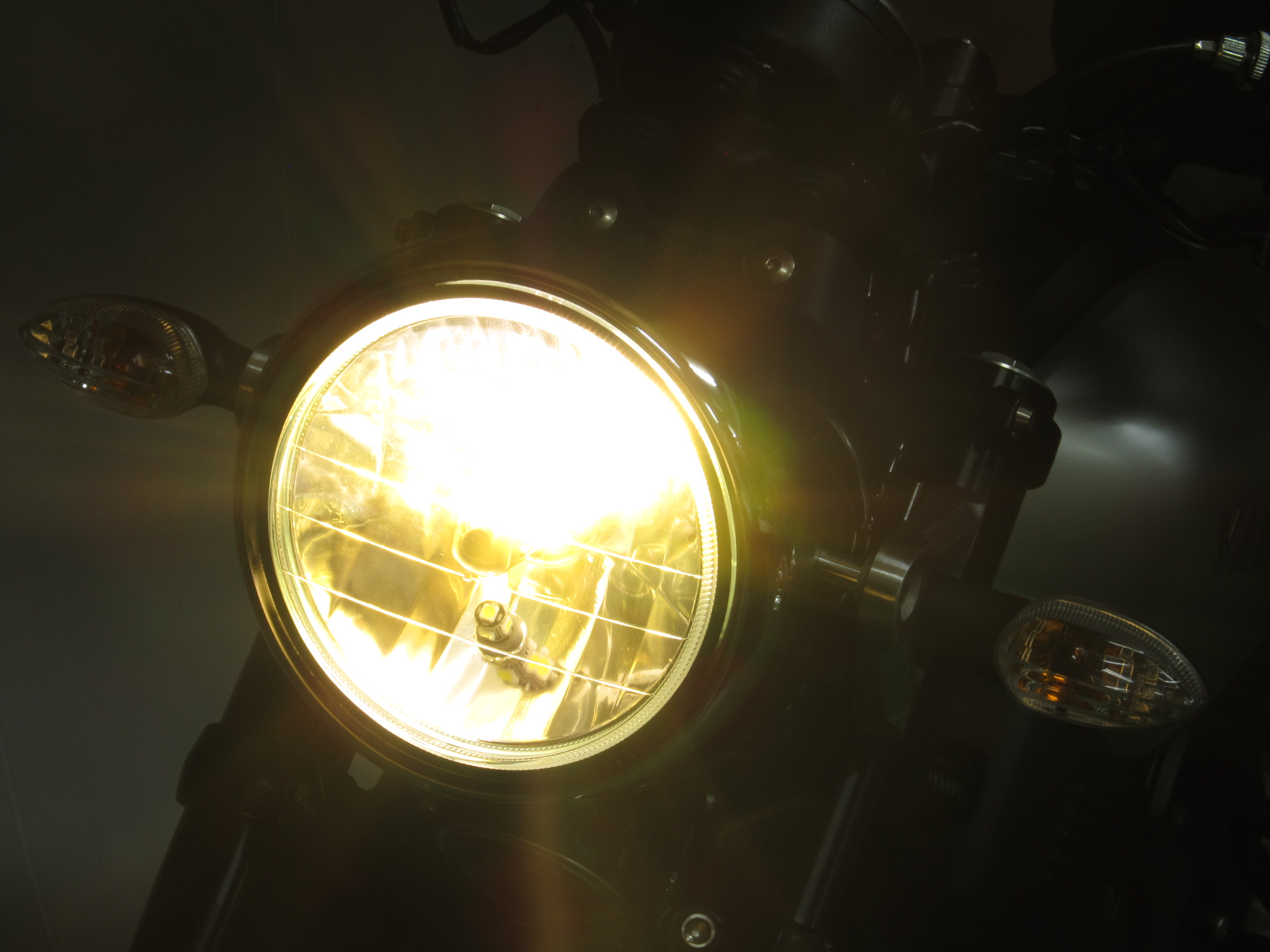 LEDマルチリフレクターヘッドライトkit YAMAHA XSR155 / XSR125 ABS