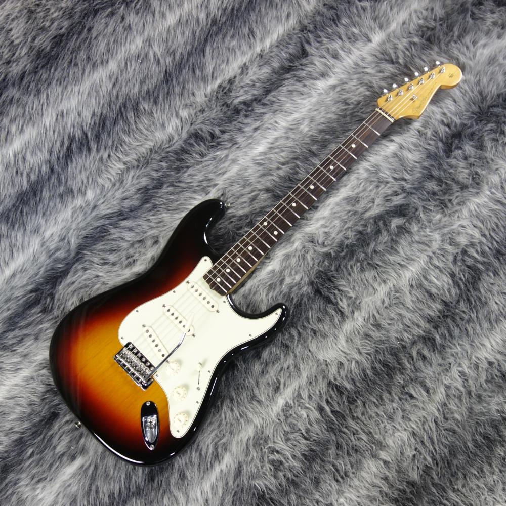 Fender Mexico 60'sストラトキャスター、ハードケース付き。 Fender