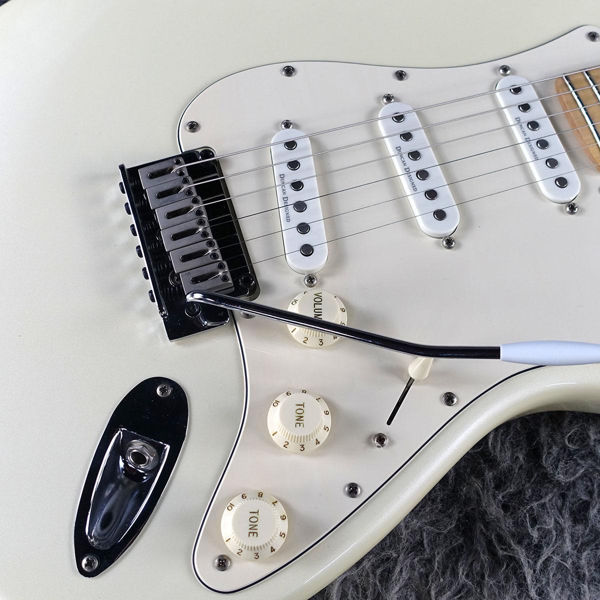 【美品】Squier Deluxe Stratocaster Squier Deluxe Stratocaster / Pearl White <スクワイア>｜平野楽器