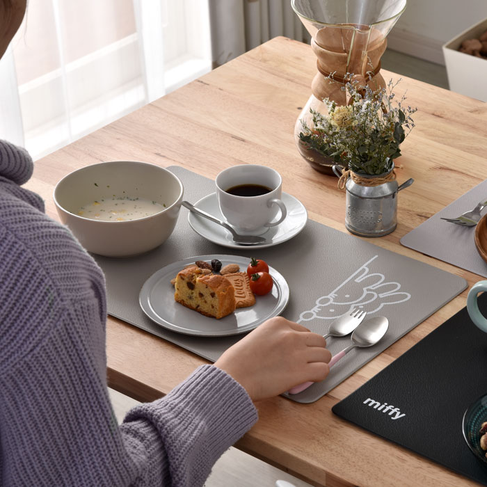 ミッフィー 拭ける ランチョンマット｜ユニットシェルフ 家具