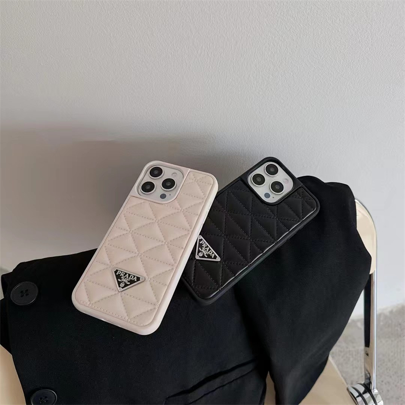 PRADA ブラック キルティング iPhoneケース