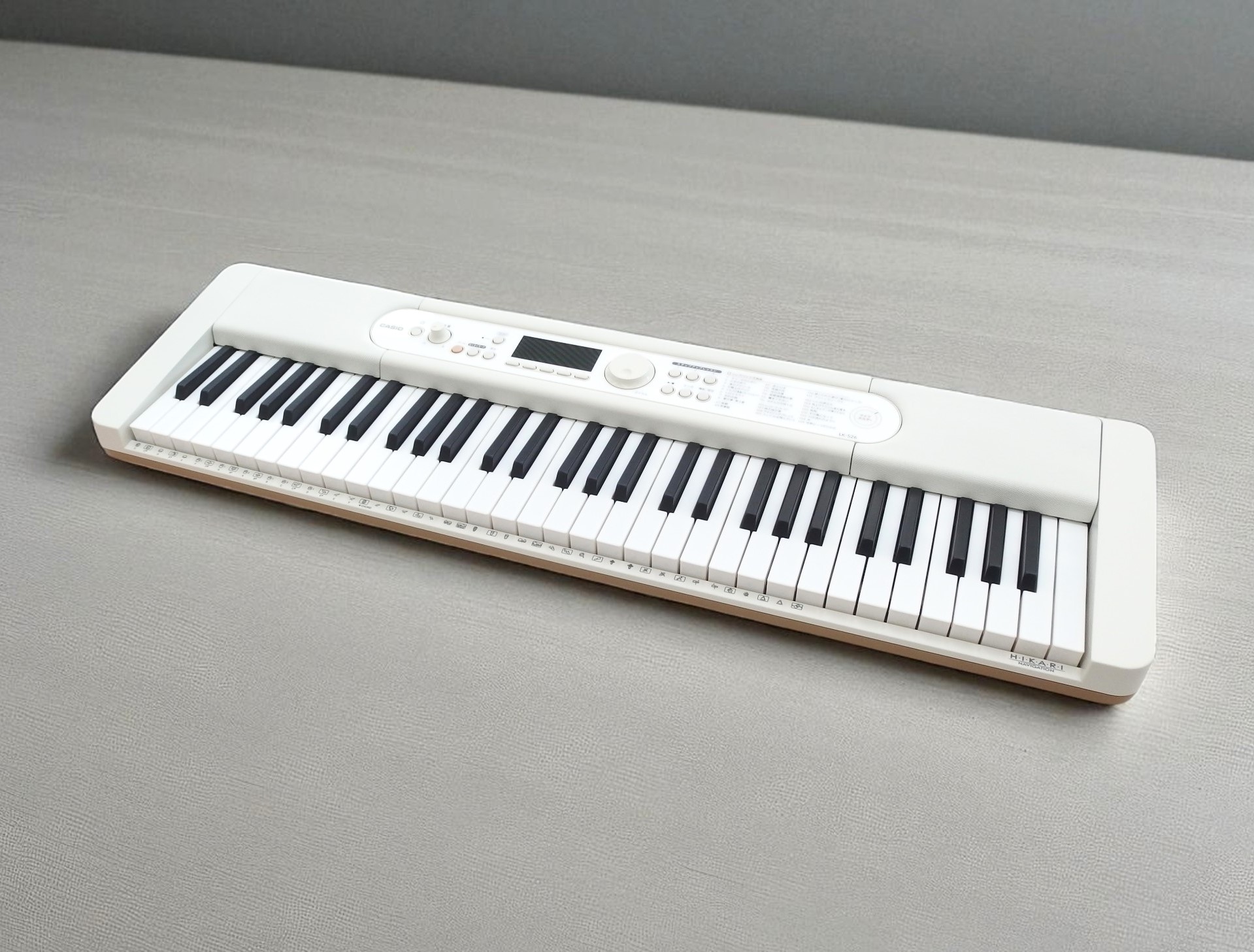 CASIO LK-526 ホワイト 電子ピアノ CASIO LK-526 キーボード 61鍵