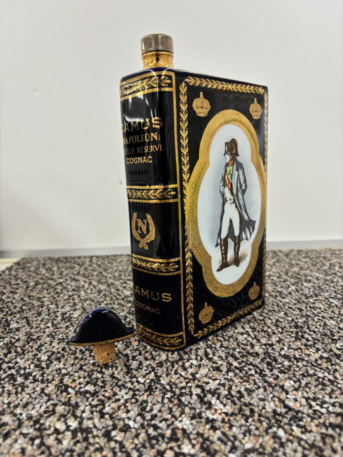 未開封CAMUS NAPOLEON ブック コニャック と古酒 ブランデー 未開封