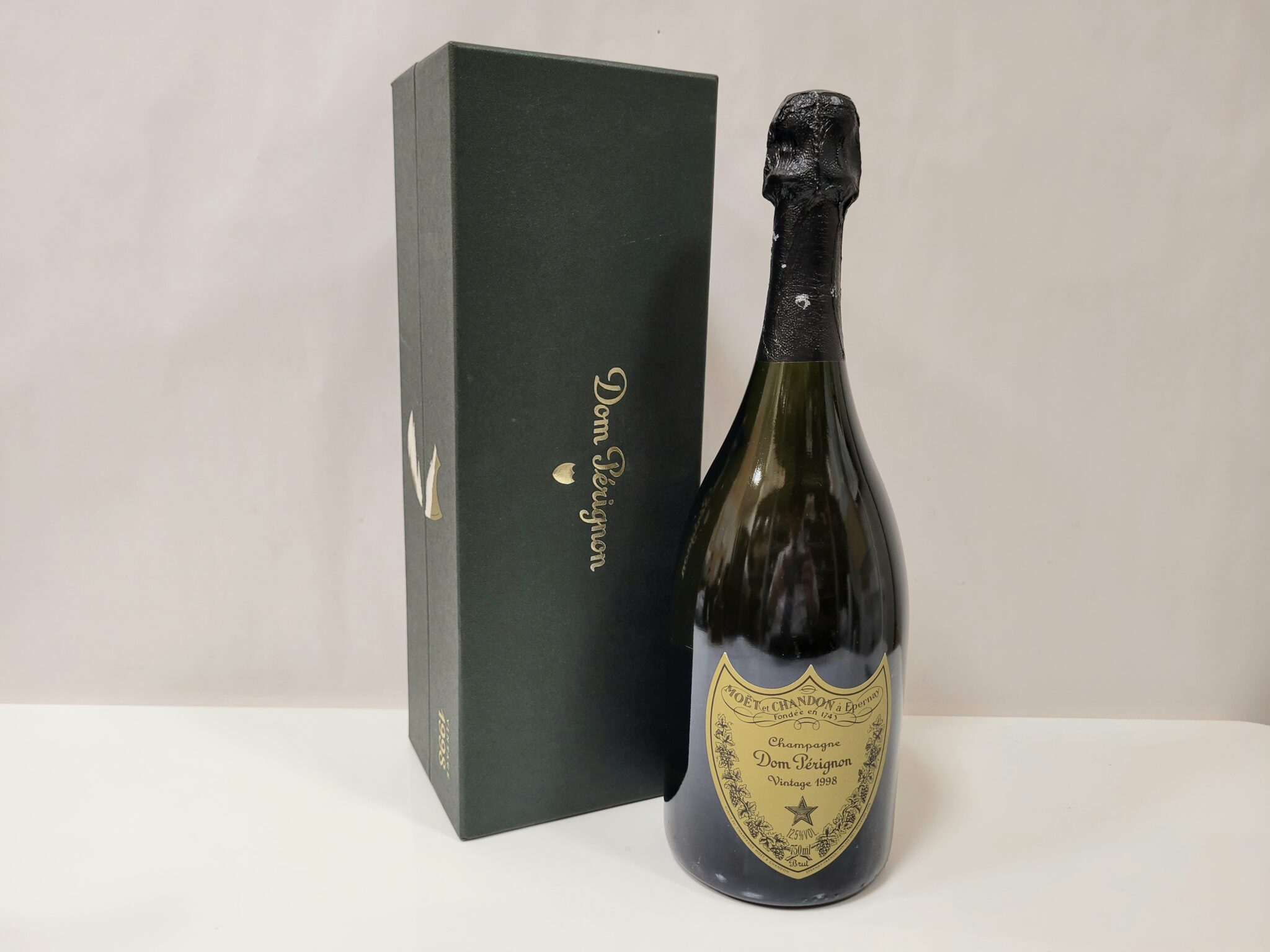 ドンペリニヨンいくらでうれるの？ ヴィンテージ1998をお買取り