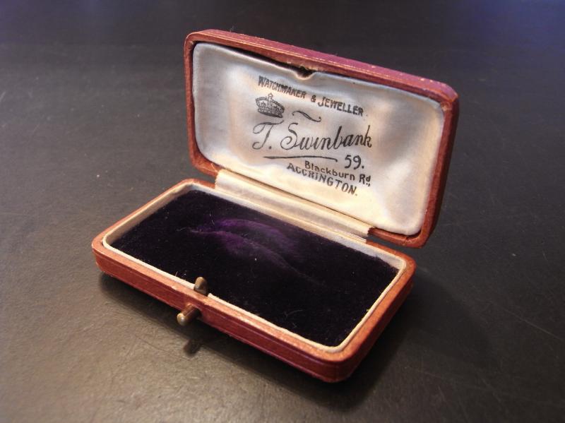 赤レザージュエリーホルダー、レッド革宝石ケース、ベルベット