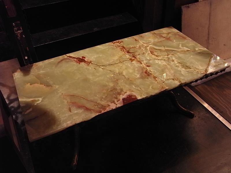 イタリア製 大理石コラム台 ブラックマーブル 螺旋柱 真鍮 ペデスタル