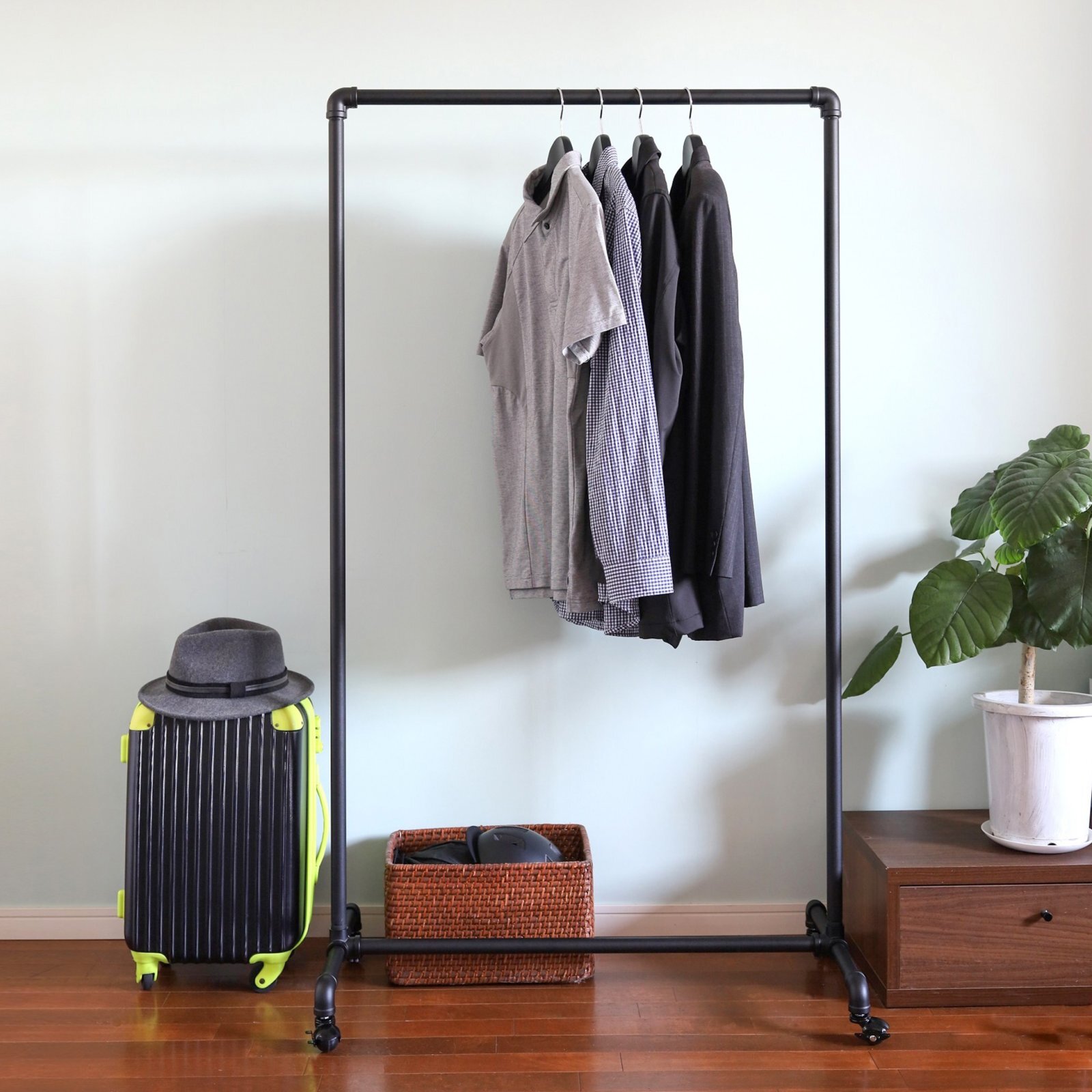 ガス管ハンガーラック・ブラック90cm】アパレルショップや店舗に