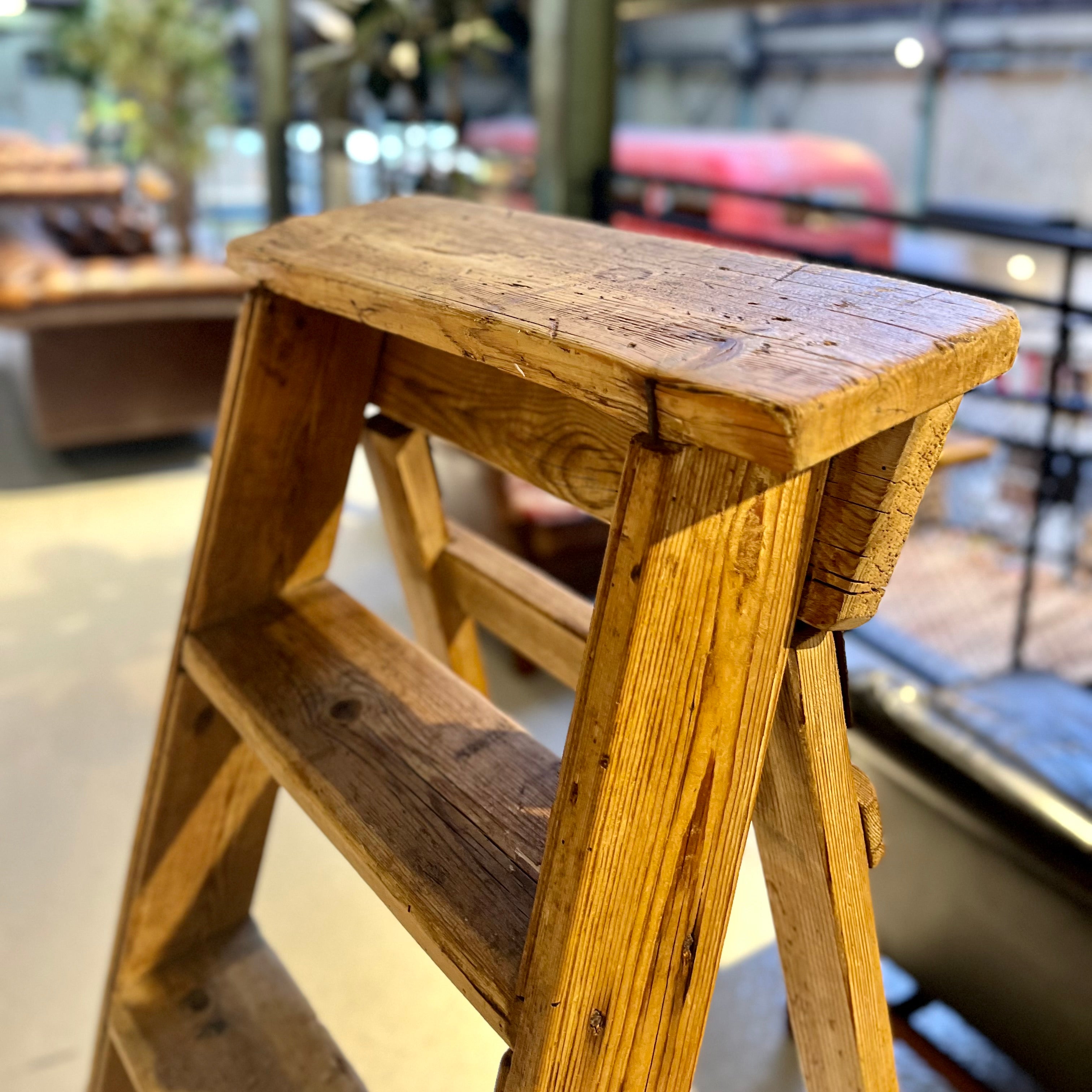 1092 ビンテージ 古い木のステップラダー 脚立 梯子 飾り棚 古家具