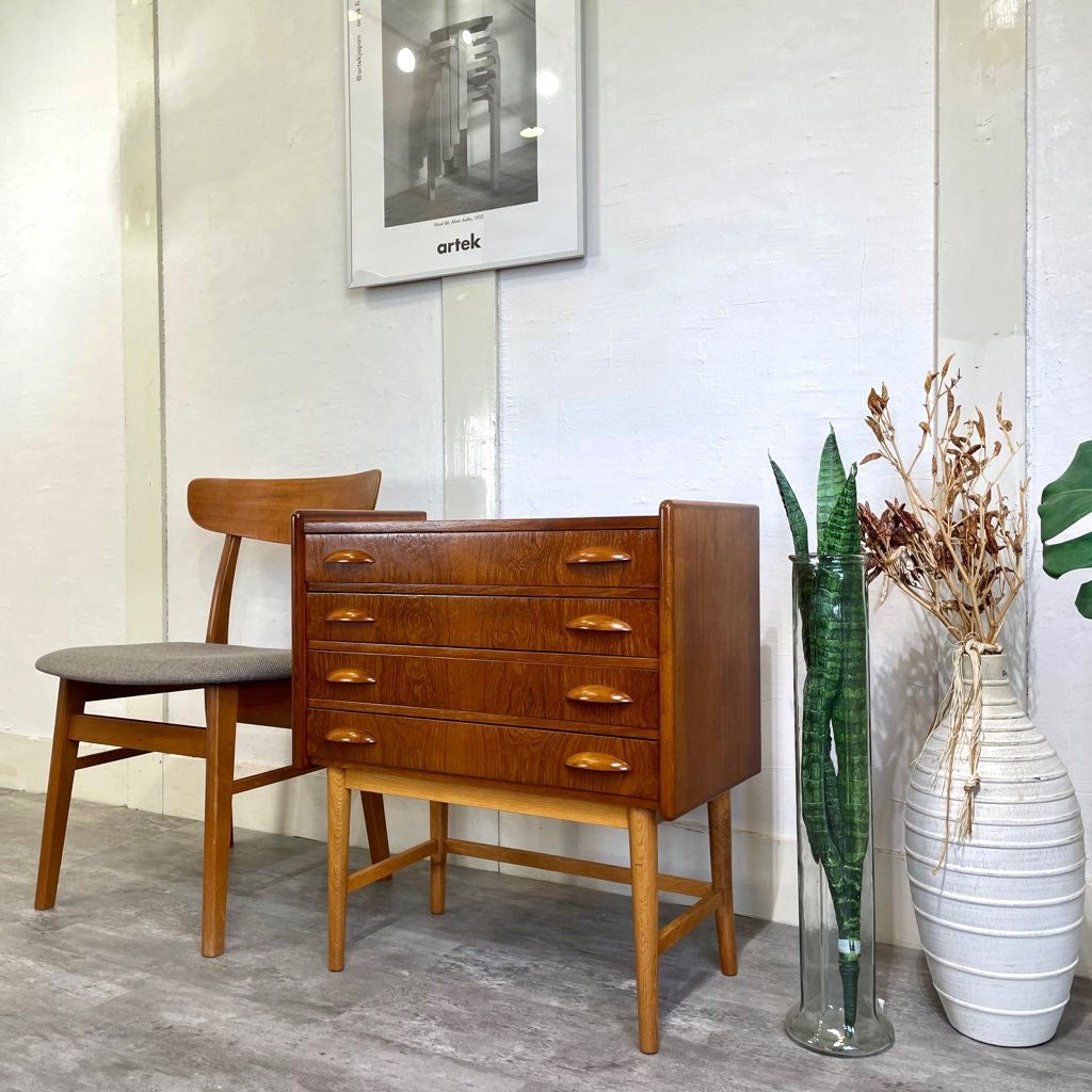 北欧デンマーク 4段ミニチェスト チーク材 ヴィンテージ 中古 小ぶり