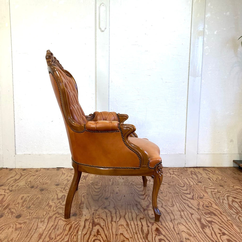 2/4）ダイニングチェア 金華山張り アンティーク調 鋲打ち 彫刻 購入