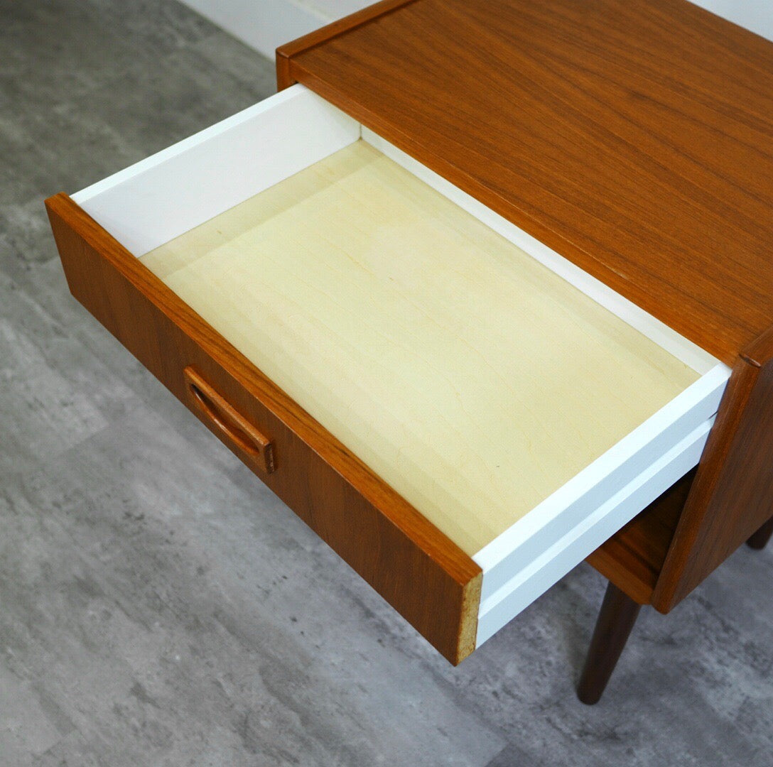 北欧デンマーク サイドテーブル チーク材 ヴィンテージ 中古 可愛い