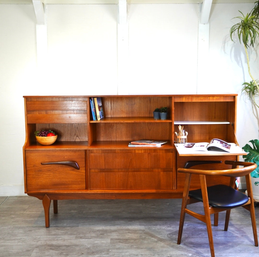 英国 Jentique(ジェンティーク) ヴィンテージ サイドボード(401) 英国