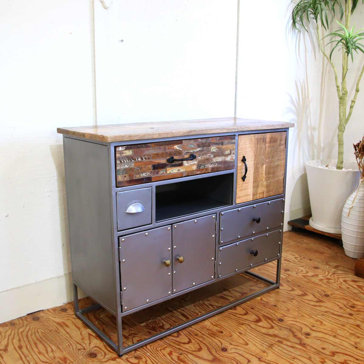 KARE カレ アート ファクトリー 木製キャビネット ビンテージスタイル