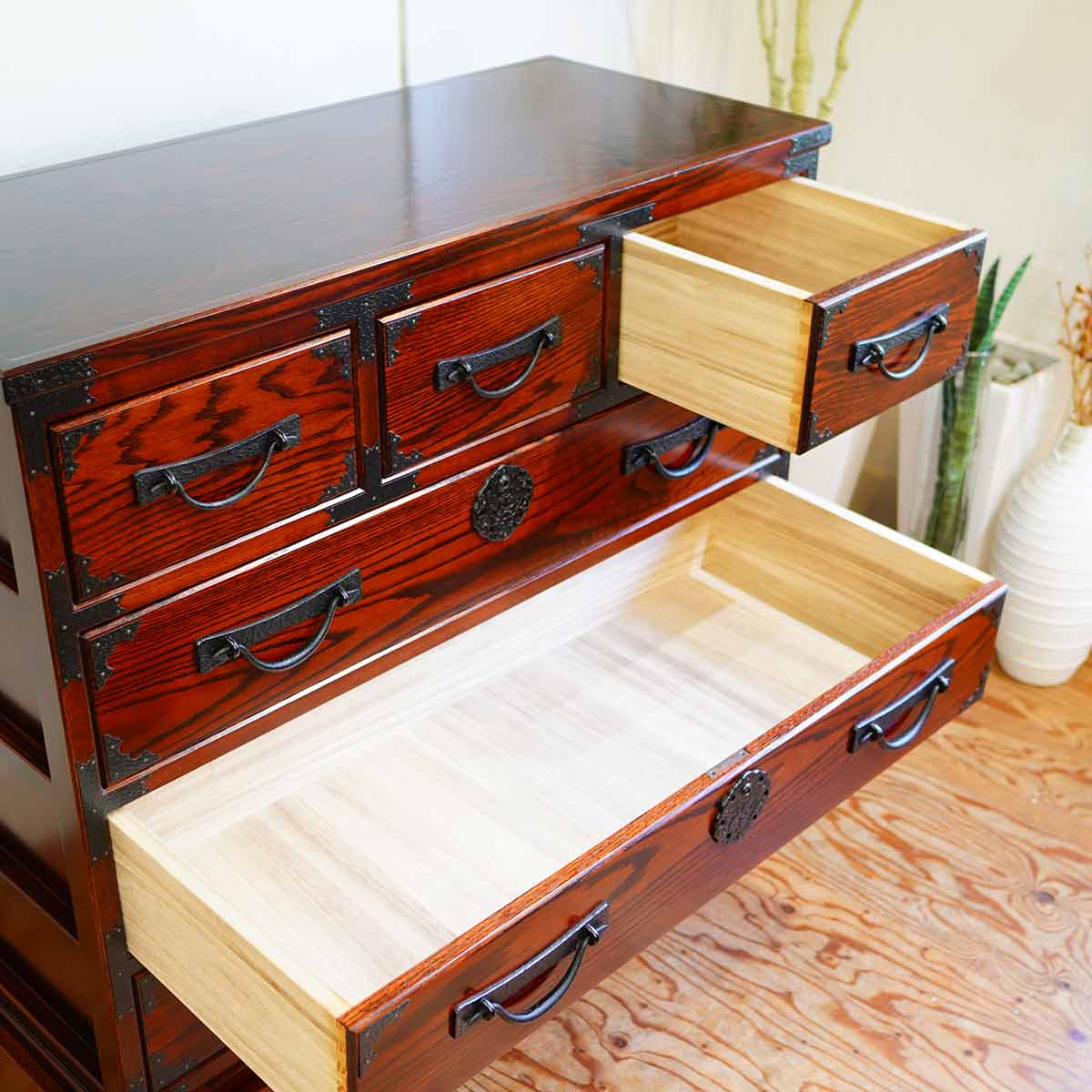 綺麗な丸金具庄内箪笥 4杯 タンス 収納 古家具 古民家 時代家具 【