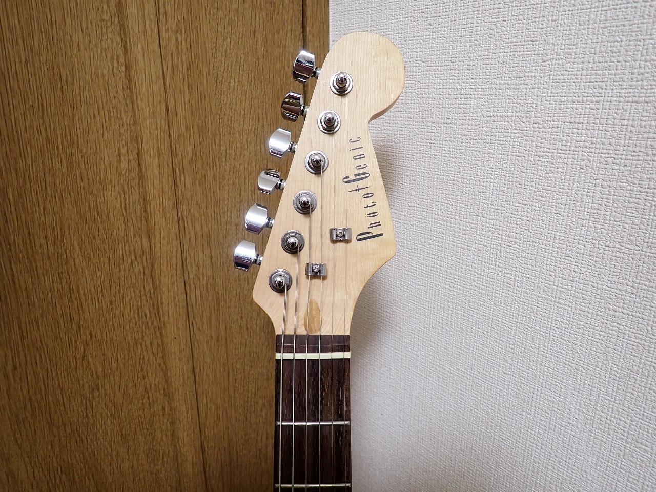 ホワイト 安い エレキギター ストラトキャスタータイプ ハ*ネ様