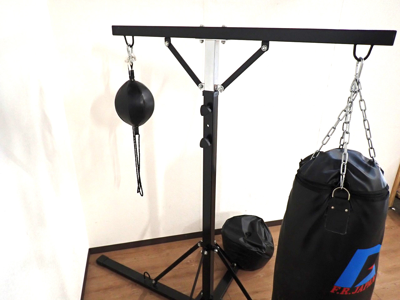 サンドバッグ （吊り下げ式）スタンド込み サンドバッグ （吊り下げ式
