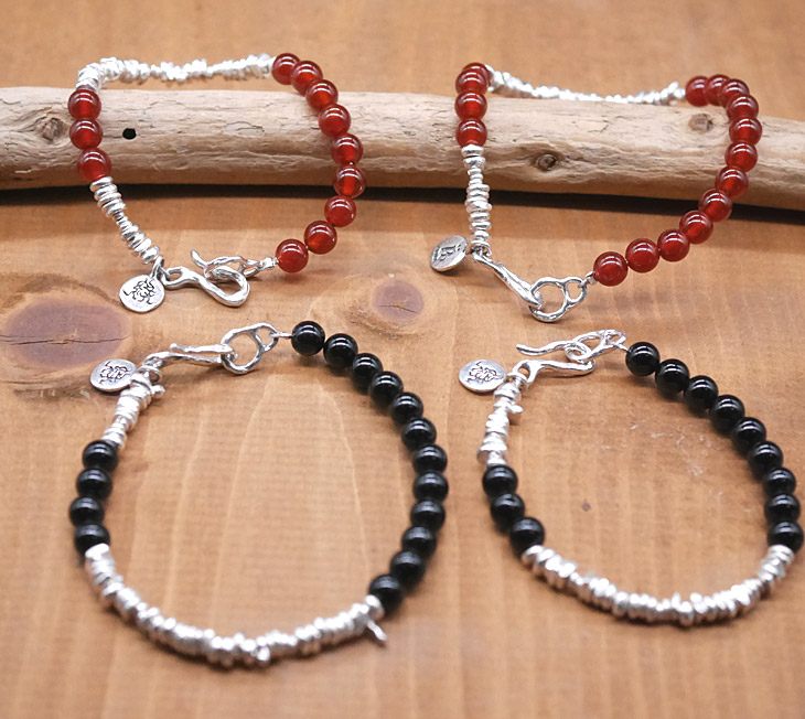 RYOKU シルバー×天然石ビーズブレスレット カーネリアンorオニキス