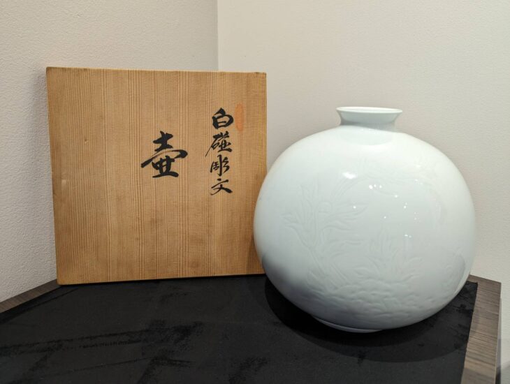 人間国宝、井上萬二、真作。椿。油彩額装、SM.号。 人間国宝、井上萬二