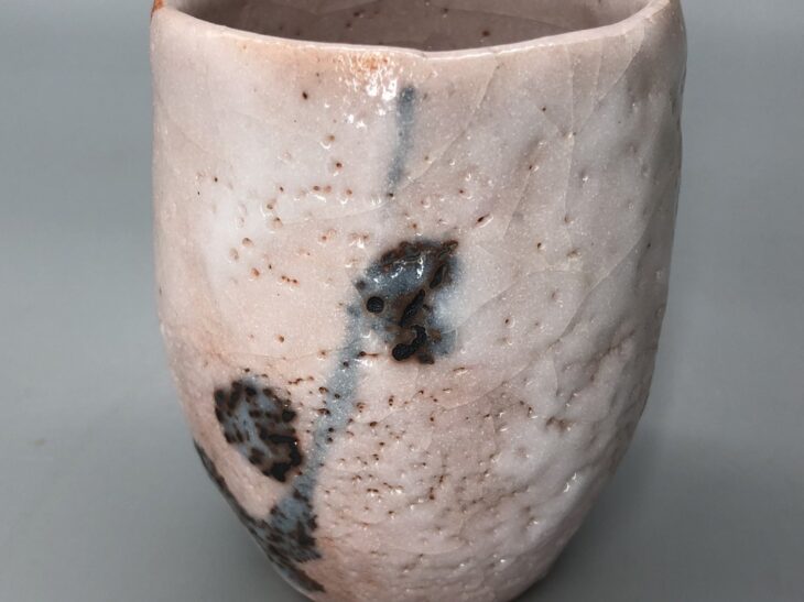 加藤孝造 作『志野湯呑』 ｜骨董品買取 緑和堂