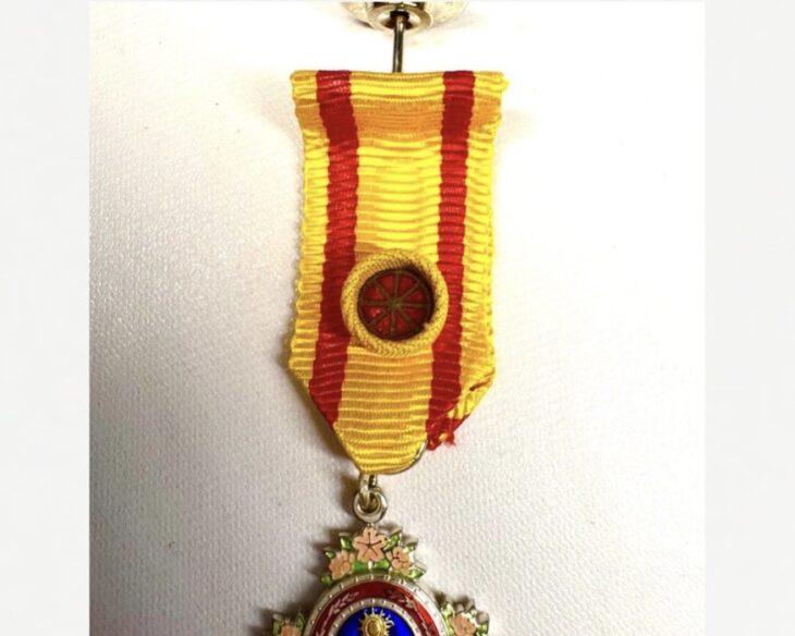 レア 美品】勲七等宝冠章 激レア 美品!】勲七等宝冠章 明治勲章 略章