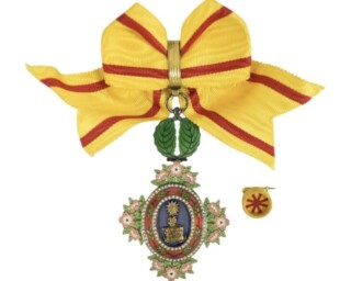 勲章 功四級 『金鵄勲章』 買取価格相場｜骨董品買取 緑和堂