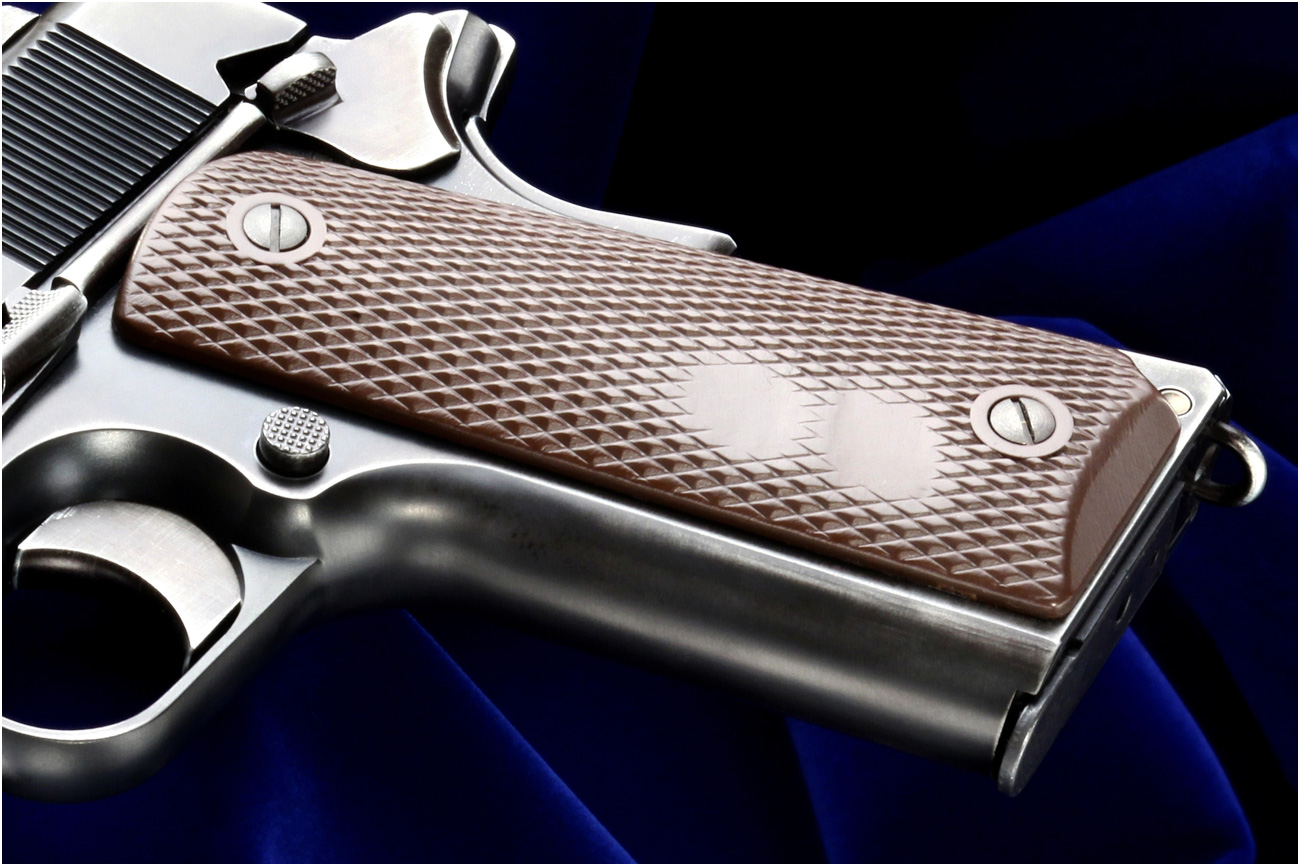 マックイーンをイメージしたガバメント「WA【コルト】M1911