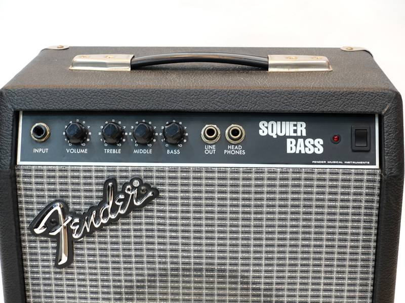 廃盤品FENDER JAPAN SQUIER BASS ベース用アンプ 通電○ 廃盤品FENDER