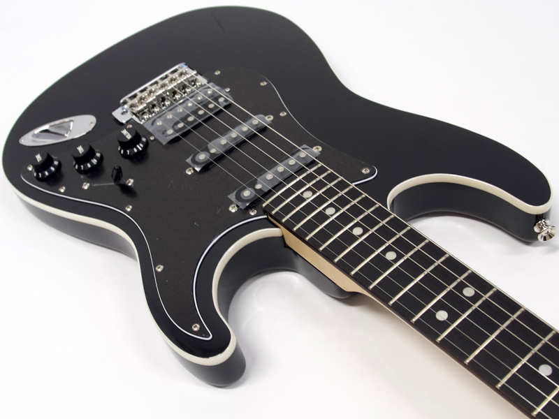 Fender フェンダー Japan Exclusive Aerodyne Strat Medium Scale HSS