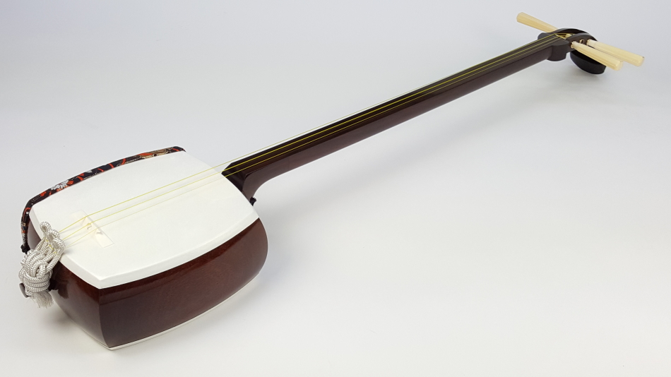 超美品】最高級 象牙風 三味線 丸撥 定価150万 民謡三味線用