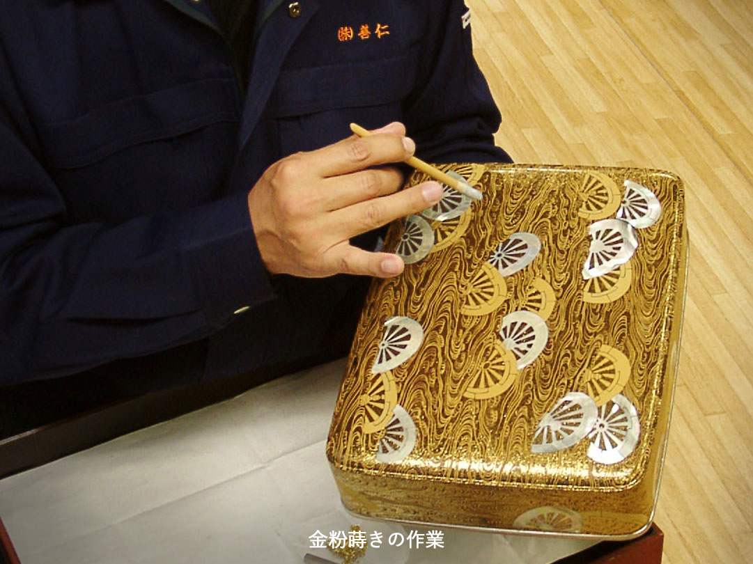 片輪車蒔絵螺鈿手箱 [再現] | WORKS | 輪島塗の老舗 輪島屋善仁