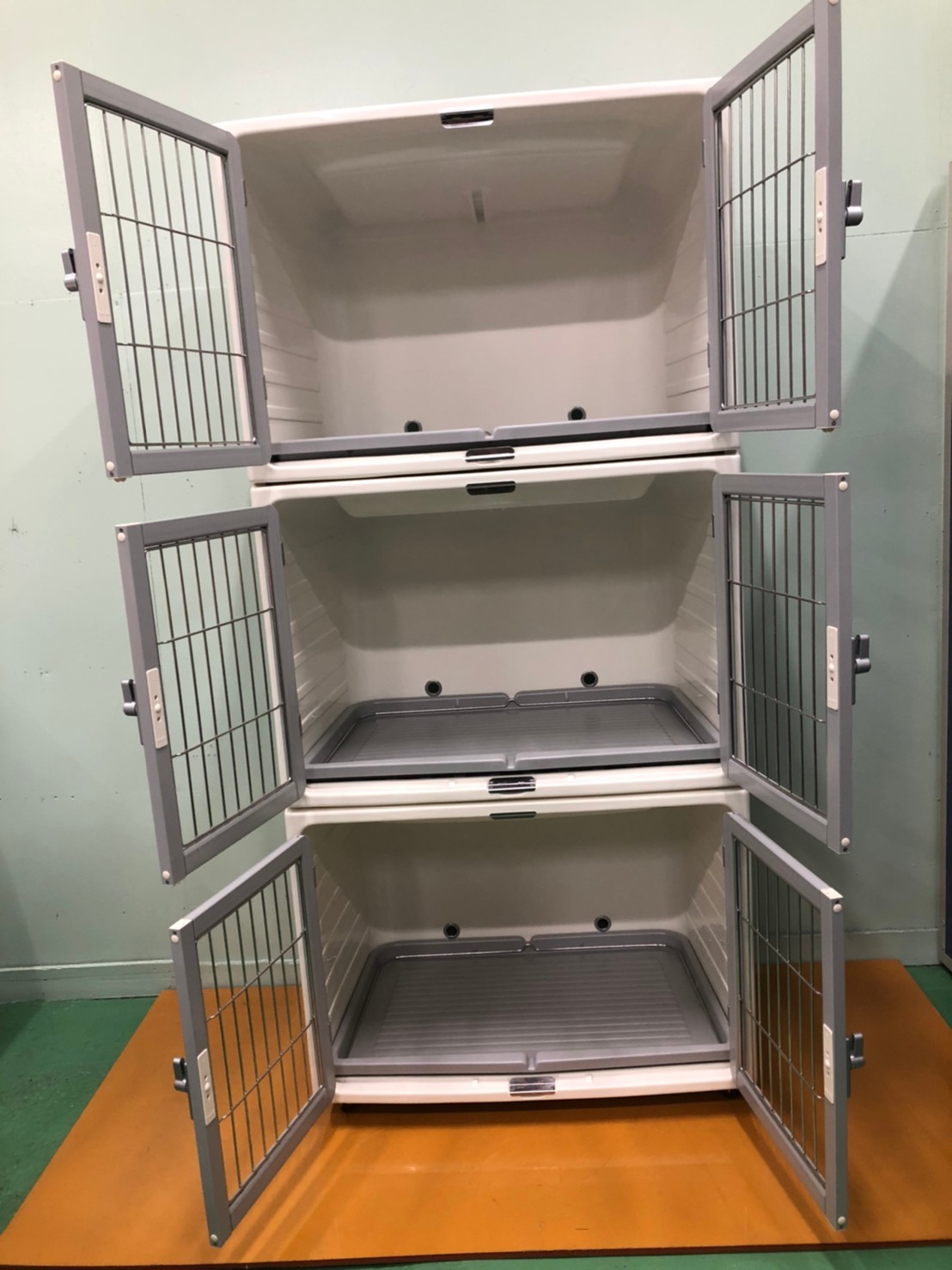 ニューペットマンション 3段犬舎 | WanWanTown～ワンワンタウン～