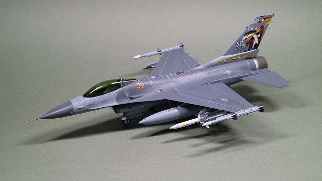 タミヤ 1/48 傑作機シリーズ ロッキードマーチン F-16C ［ブロック25