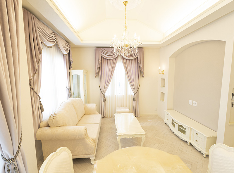 エレガント 豪華 シャンデリア シルバー ブラック カーテン付き