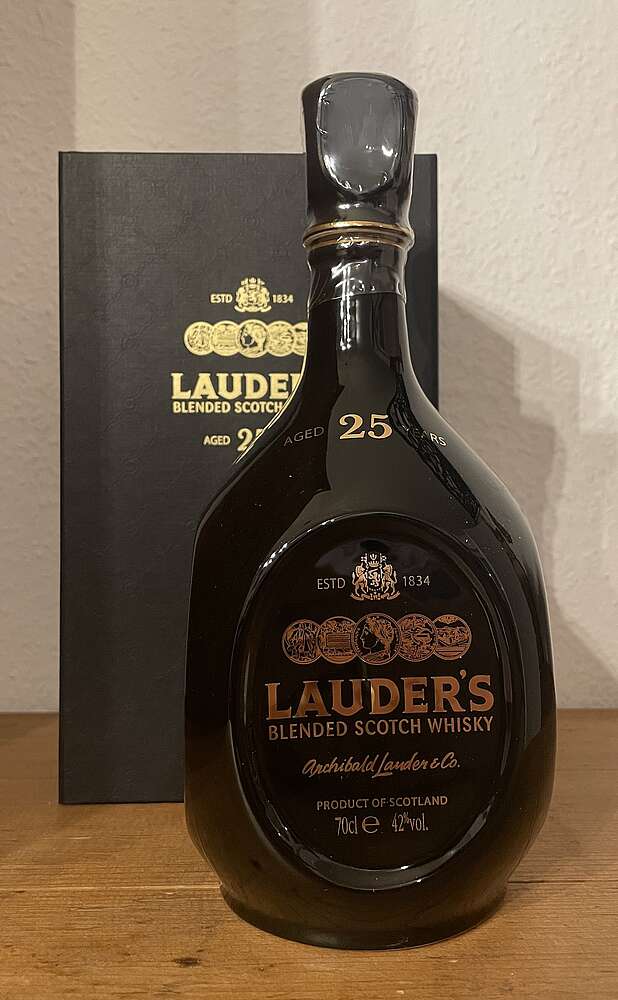 Lauder's 25 Years - Whisky.com