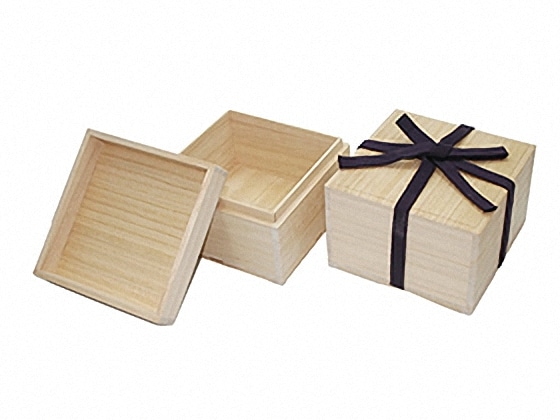 木製ケヤキ三段食籠桐箱付き [B25800] 木製ケヤキ三段食籠桐箱付き