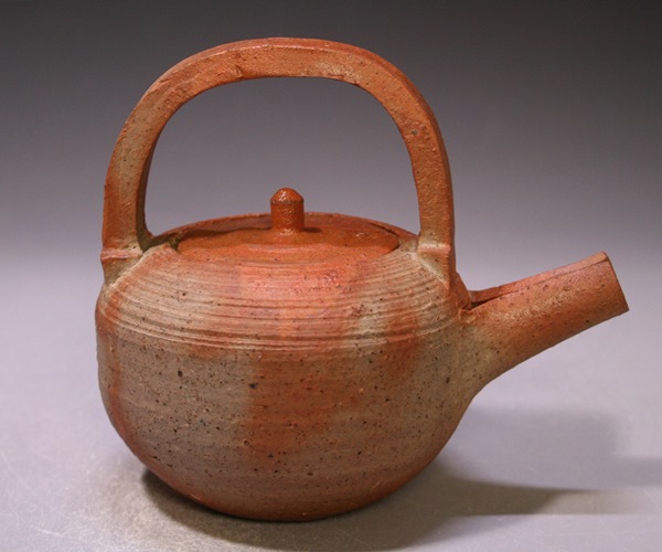 森本良信 作 「緋襷銚子」 ～備前焼専門卸小売店 川口陶楽苑～