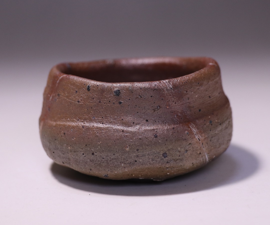 高力芳照 作 「備前火襷巨大化酒呑」 ～備前焼専門卸小売店 川口陶楽苑～