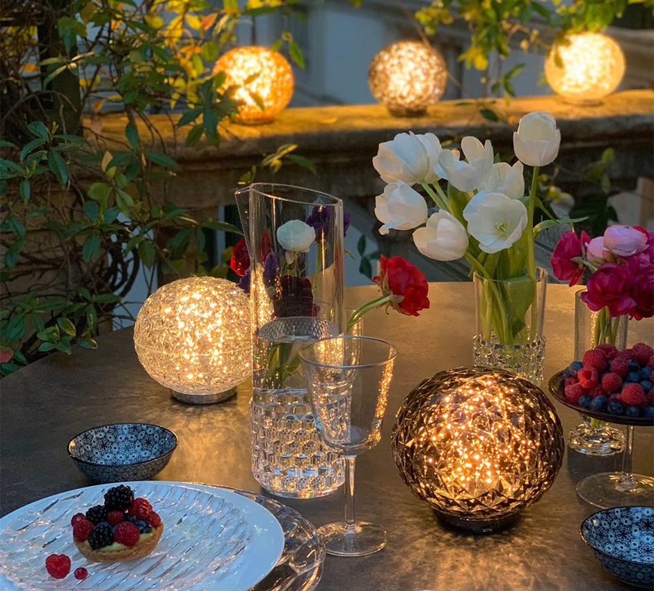 癒される、宇宙のあかりKartell「プラネット」｜INTERIOR｜トーヨー