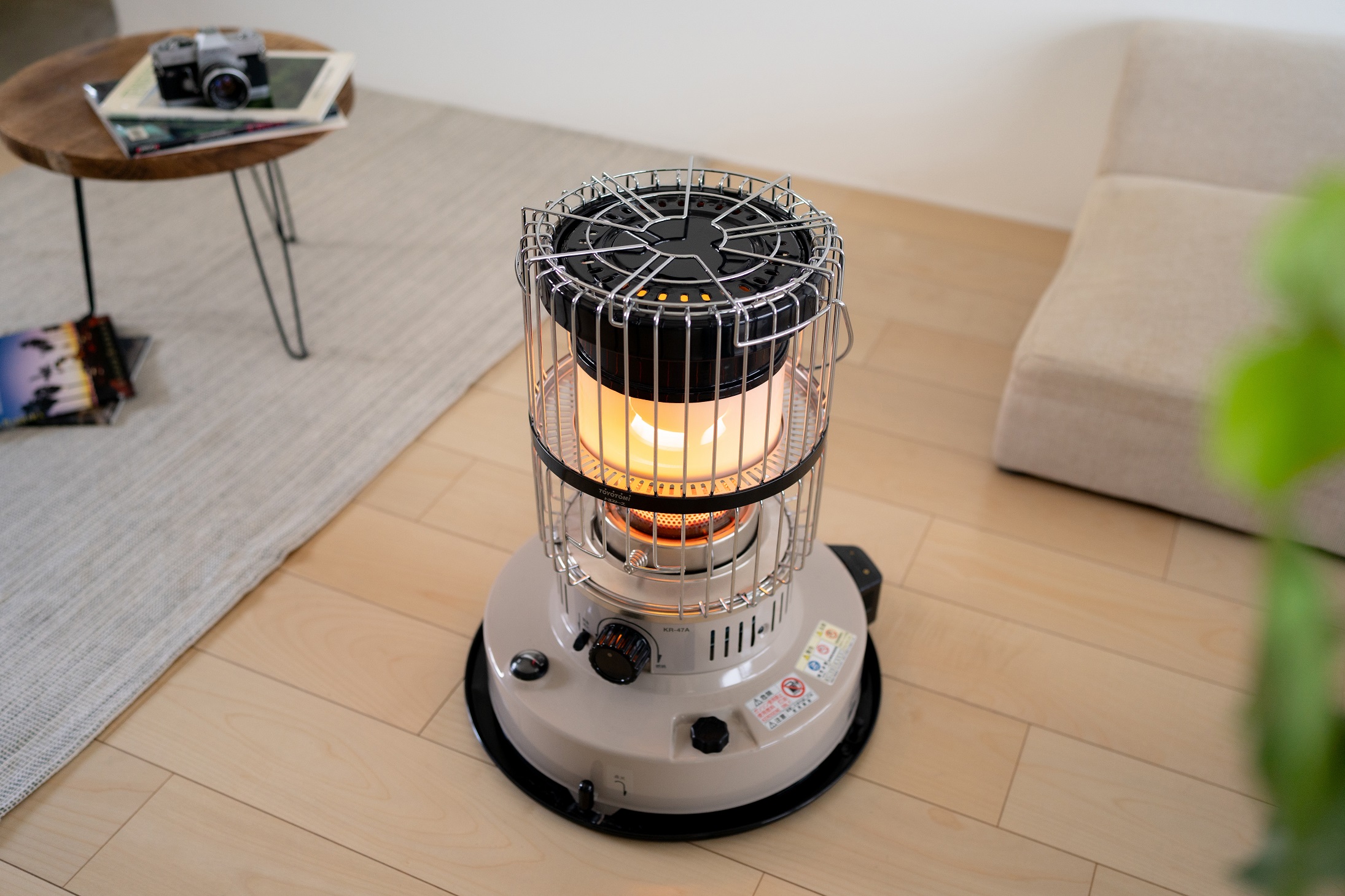 トヨストーブ トヨトミ TOYOSTOVE KSA-105D 白色系✕こげ茶色系 トヨ