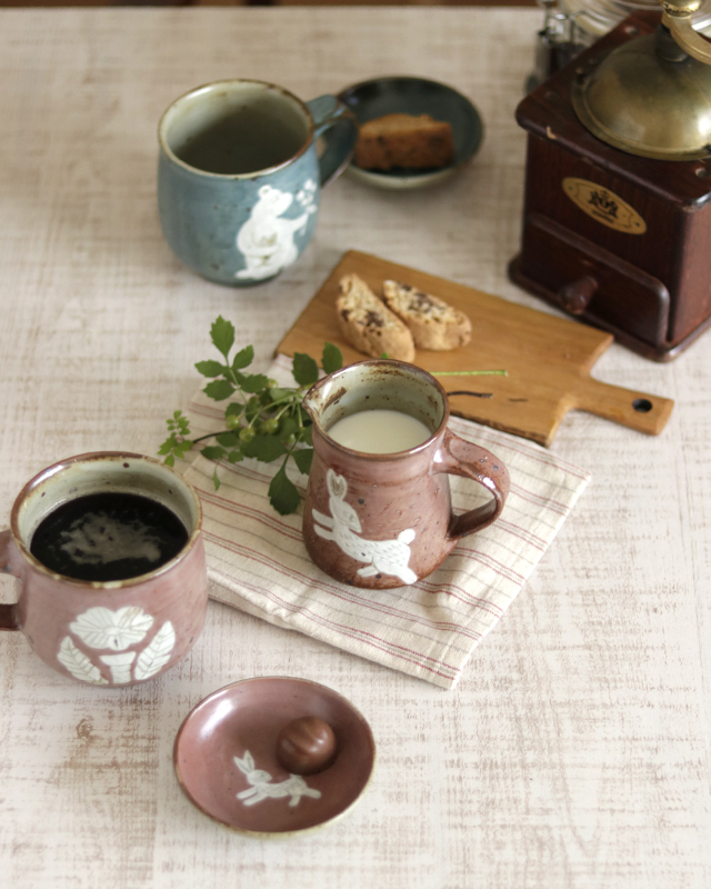 砥部焼の和食器 皐月窯のピッチャー【砥部工房 からくさ】