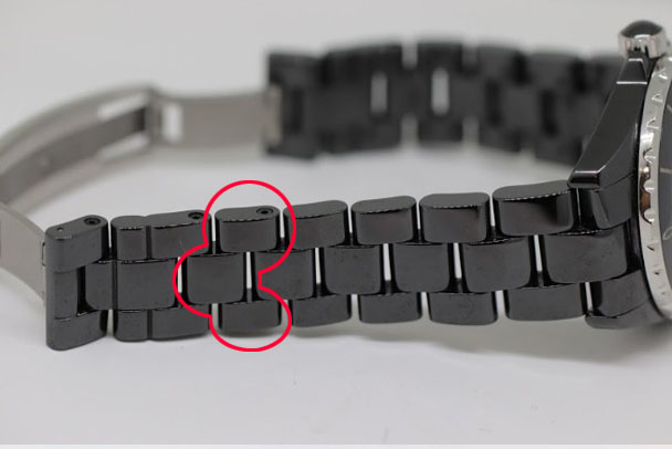 CHANEL シャネル J12 ベルトサイズ調整（コマ足し）修理・料金の紹介