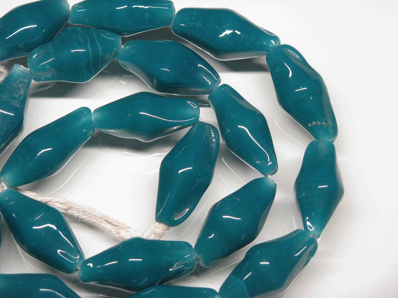 青色の アフリカとんぼ玉 中国 名前 歴史