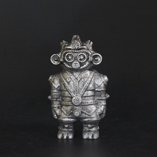 ともだち弐号機 燻銀 | 多肉植物・特別な鉢の販売 | トーキー | TOKY