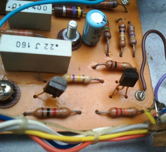 TONEHOME - the World of Vintage Guitar Effects Pedals - Mr. Cry